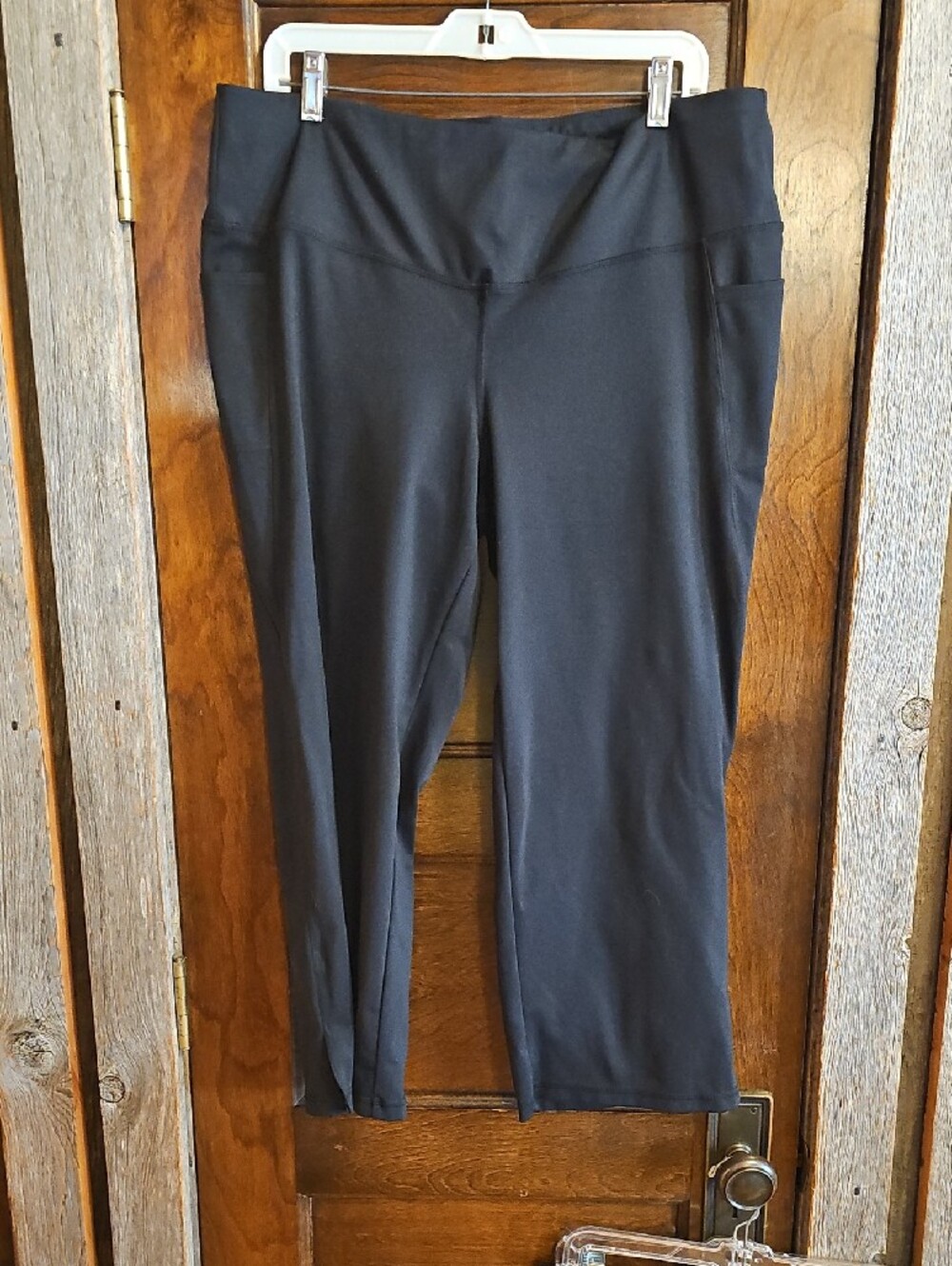 Women's Yoga Capris Pants - Picture 7 of 7
